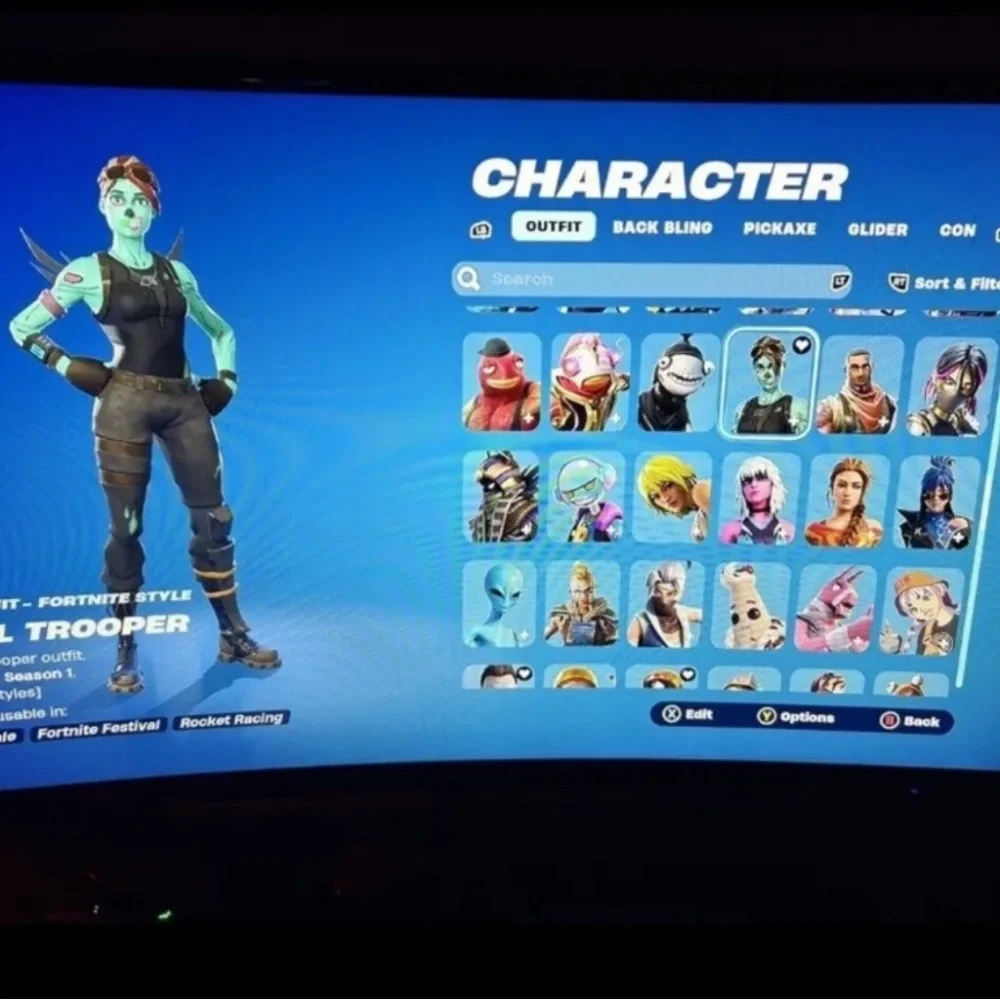 Selling fortnight acc 230+skin dm me before buying Cash App only 30$